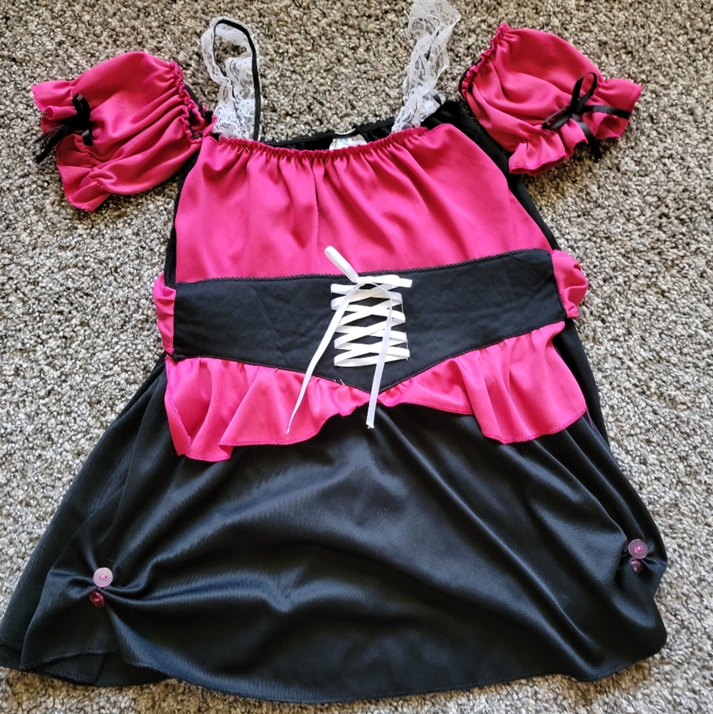 Pirate Halloween costumes top! Size "0-9"